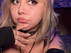 Myfreecams Adult Webcam of AliceMae_