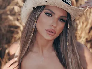 Myfreecams Nude Webcam of AnyaLovX