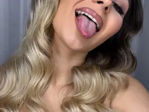 Myfreecams Free Live Porn of AnniaSummer