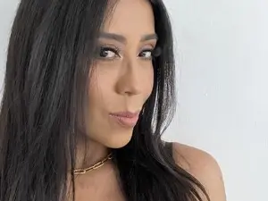 Myfreecams Live Sex Cam of Isabella_77