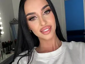 Myfreecams Free Porn Cam of KairaAndrews