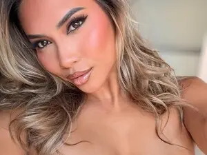 Myfreecams Free Live Porn of ExoticLILYxo