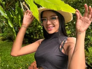 Myfreecams Watch Live Sex Cams of Iris_8