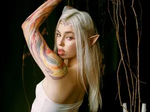 Myfreecams Live Sex Cam of LilliMoore_