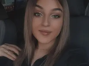 Myfreecams Live Sex Cam of DiamondTemptress