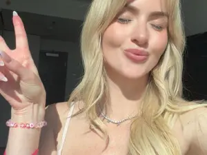 Myfreecams Free Porn Cam of Luna_Faye_