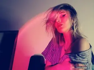 Myfreecams Live Sex Cam of Canbe_fun