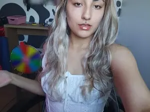 Myfreecams Free Porn Cam of Hi_elora