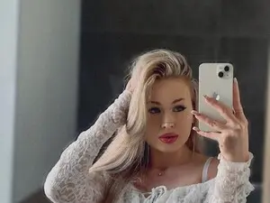 Myfreecams Live Sex Cam of Cold_Blonde