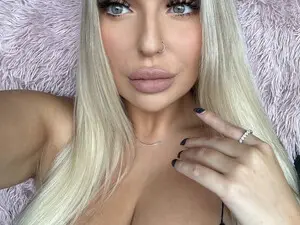 Myfreecams Free Live Porn of KissMyTitsPls