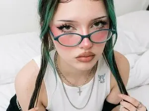 Myfreecams Watch Live Sex Cams of SweetiieVal