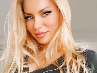 Streamate Sex Cam of HelenaNiki