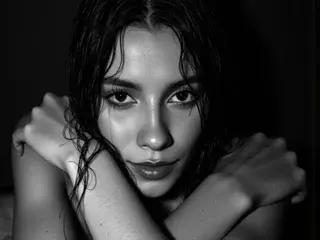 Streamate Live Sex Cam of EmmaMorales