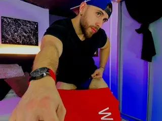 Streamate Adult Video Chat of MaxiimoWolf