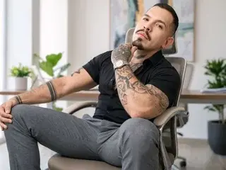 Streamate Free Porn Cam of Adil_nova_lock