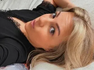 Streamate Best live sex cam show of MsBelleWarick