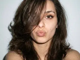 Streamate Free Porn Cam of GoldenAura55