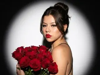 Streamate Live Sex Cam of SkyValentiinee