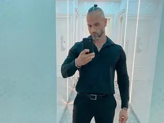 Streamate Free Porn Cam of MarisMuscle