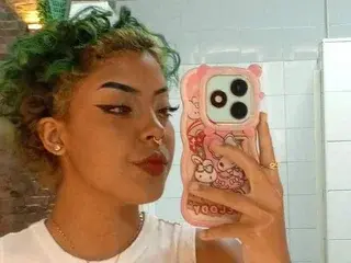 Streamate Sex Chat of Sasha_Lee19