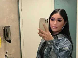 Streamate Live Sex of Kira_Krush