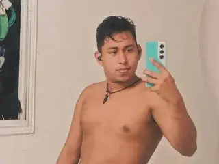 Streamate Nude Webcam of Lyoneiber