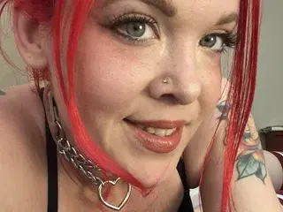 Streamate Free Porn Cam of TemptingTiny