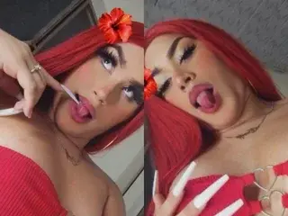 Streamate Nude Webcam of Emily_Hotss