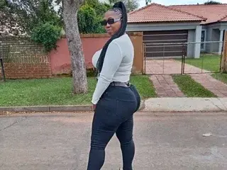 Streamate Live Porn of AFRICANCURVYBOOTYXXX