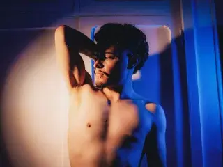 Streamate Nude Webcam of AleLux