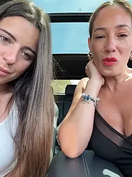 Stripchat Sex Cam of SweetAlegra_