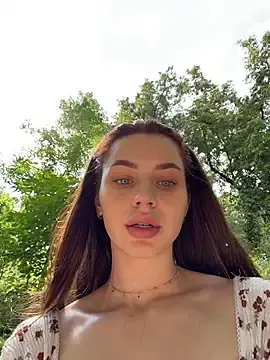 Stripchat Live Sex Cam of Camilla_Railian