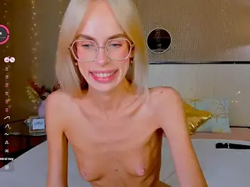 Stripchat Watch Live Sex Cams of bellatip