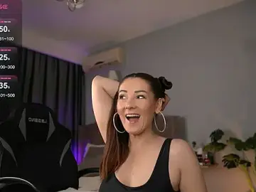 Stripchat Live Sex of Playful_Issa