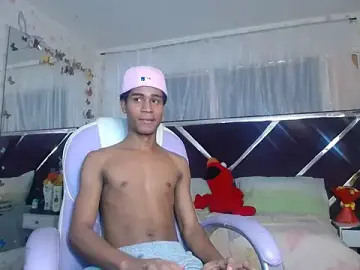 Stripchat Live Porn of Santy_bigcock_01