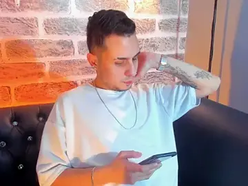 Stripchat Free Porn Cam of Axel_Gross