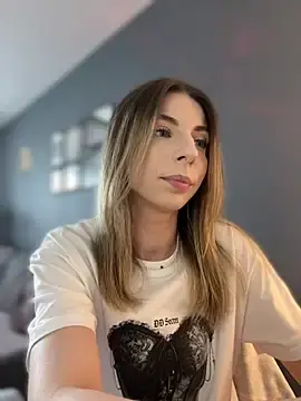 Stripchat Live Sex Cam of Mia_Ethan
