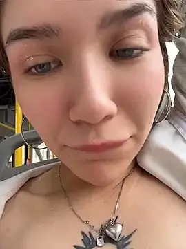 Stripchat Sex Cam of FlashTitsRoyal