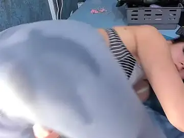 Stripchat Sex Cam of RedAssHottie