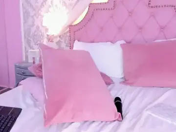 Stripchat Sex Cam of ScarletMore