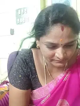 Stripchat Sex Cam of mynatamil143