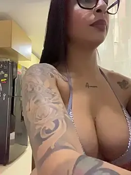 Stripchat Sex Cam of charlotte_stevenss_