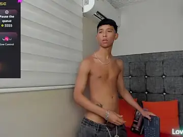 Stripchat Adult Webcams of Little_Twink19x