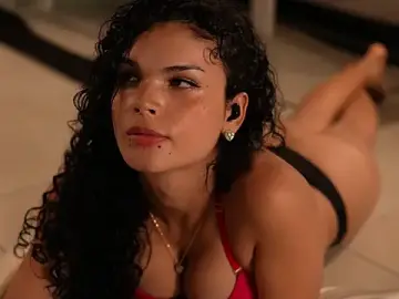 Stripchat Watch Live Sex Cams of GiaFaaris