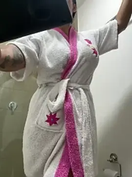 Stripchat Sex Cam of Lau_goddess_ass