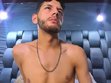 Stripchat Nude Webcam of CHRIS_GREY