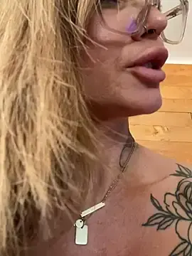Stripchat Best Webcam of Etwas_neugierig