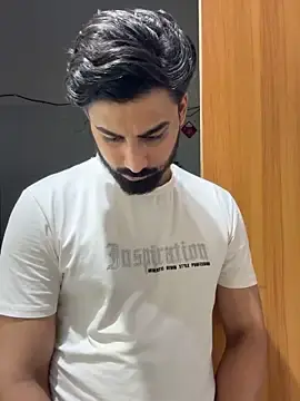Stripchat Live Sex Cam of Royalboy_03