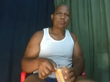 Stripchat Nude Webcam of bigblackcock75