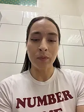 Stripchat Live Sex of Holly_Play